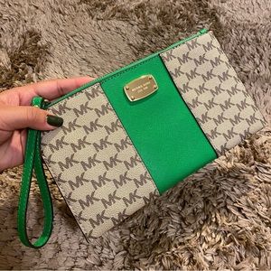 Micheal Kors green wristlet wallet